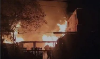 टिम्बर हाउस में लगी आग से 1 करोड़ का नुकसान, 40 लोग किए गये रेस्क्यू