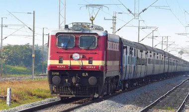 दिल्ली से बिहार जा रही संपर्क क्रांति एक्सप्रेस रविवार को बर्निंग ट्रेन बनने से बच गई।