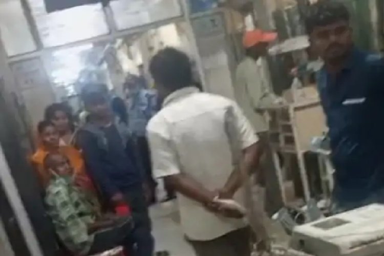 भोजपुर में करंट से युवक की मौत, पोल को छूते करंट से झुलसा