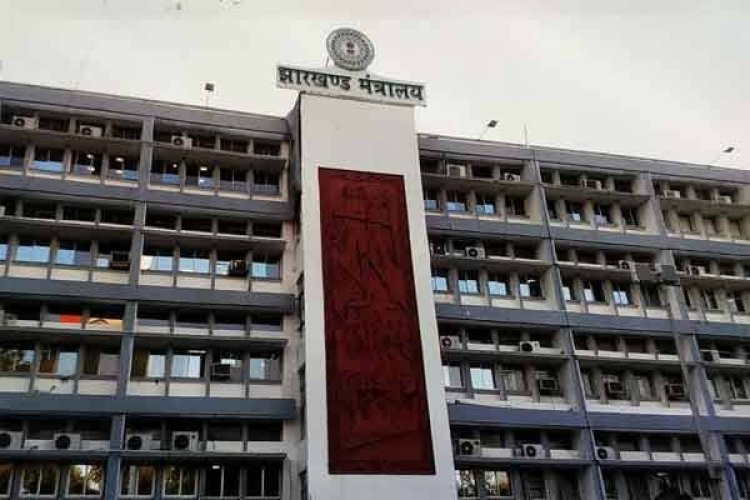 सचिवालय सेवा में पदो की कटौती का अंदेशा मिलते ही मंत्रियों से मिले झारखंड सचिवालय सेवा के पदाधिकारी