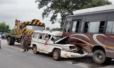 रांची : बुंडू में बोलेरो और बस की टक्कर में तीन साल के बच्चे की मौत, 3 गंभीर