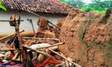 जमशेदपुर में कच्चा मकान ढहा, मलबे में दबने से बच्ची की मौत; मां गंभीर घायल