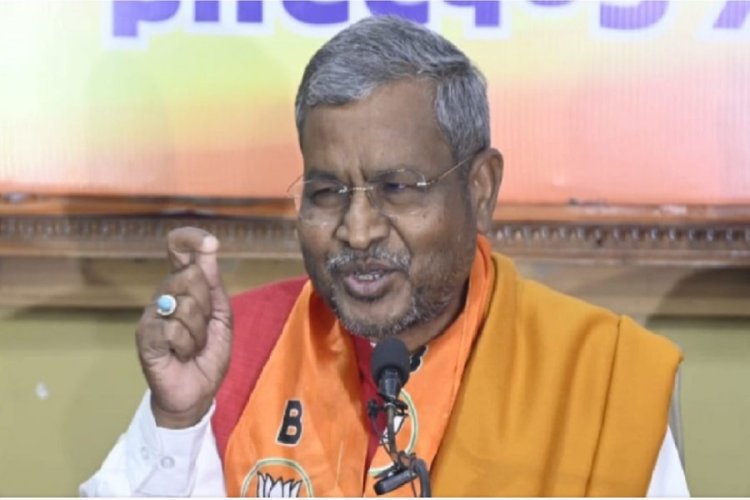 मरीज को ऑटो से अस्पताल भेजने पर बाबूलाल का मंत्री इरफान पर हमला, कहा- ये है स्वास्थ्य विभाग की हकीकत