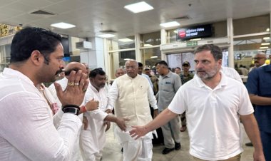 मौसम बना बाधा, रांची एयरपोर्ट से सड़क मार्ग से नेमरा के लिए रवाना हुए खड़गे और राहुल