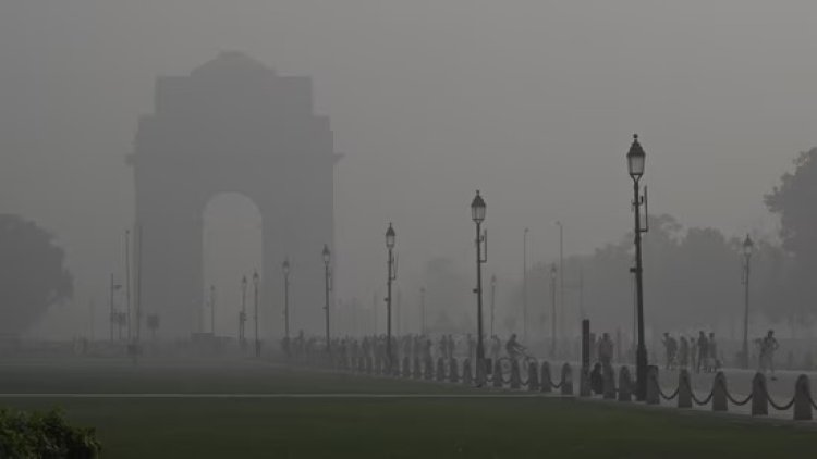Delhi chokes again: AQI Hits ‘Severe’mark amid rising smog and stubble burning