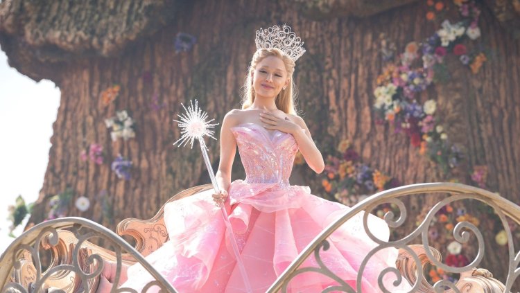 Ariana Grande Opens Up About Playing Glinda: “Her Emotional Arc Is My Favorite Thing About Her”