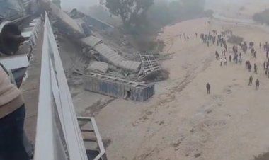 बिहार में बड़ा ट्रेन हादसा, मालगाड़ी के कई डिब्बे नदी में गिरे और कई बेपटरी
