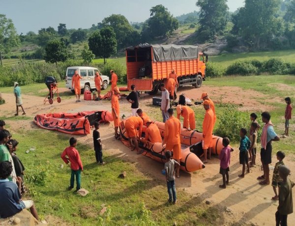 गिरिडीह में 48 घंटे बाद भी खदान में डूबी महिला का नहीं मिला सुराग,  ग्रामीणों ने दो घंटे तक किया सड़क जाम