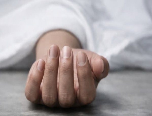 दुमका में जरमुंडी विधायक देवेंद्र कुंवर के घर से युवक का शव बरामद, हत्या की आशंका से सनसनी