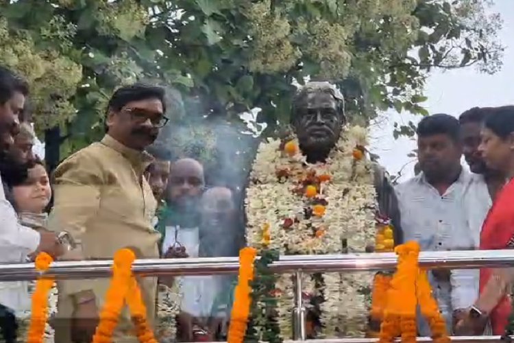 CM हेमंत सोरेन ने शहीद निर्मल महतो को दी श्रद्धांजलि