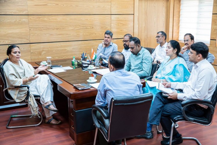मनरेगा-जेएसएलपीएस कर्मियों के लंबित वेतन पर मंत्री दीपिका पांडेय सिंह सख्त, 15 दिनों में भुगतान के निर्देश