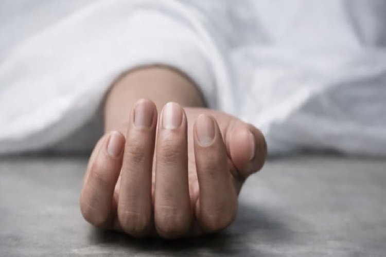 दुमका में जरमुंडी विधायक देवेंद्र कुंवर के घर से युवक का शव बरामद, हत्या की आशंका से सनसनी